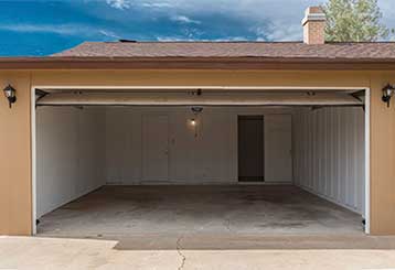 Reasons to Replace Old Tilt-Up Garage Doors | Garage Door Repair Gurnee, IL
